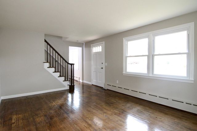 68 Sunrise Ter, Springfield, MA 01119