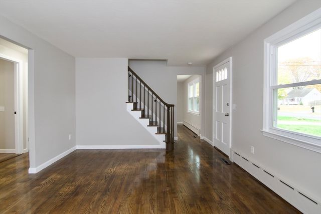 68 Sunrise Ter, Springfield, MA 01119