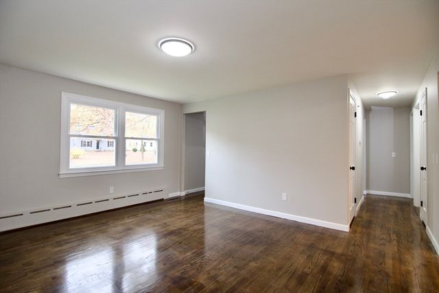 68 Sunrise Ter, Springfield, MA 01119