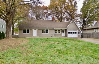 68 Sunrise Ter, Springfield, MA 01119