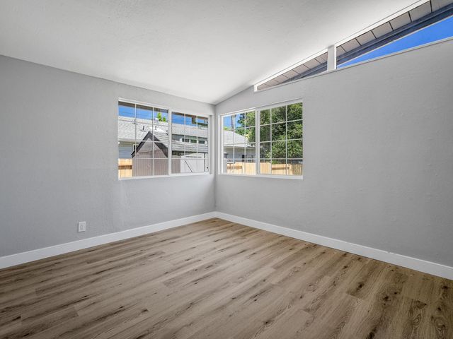 2428 Upham Ct, Carmichael, CA 95608