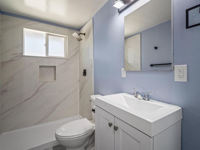 2428 Upham Ct, Carmichael, CA 95608