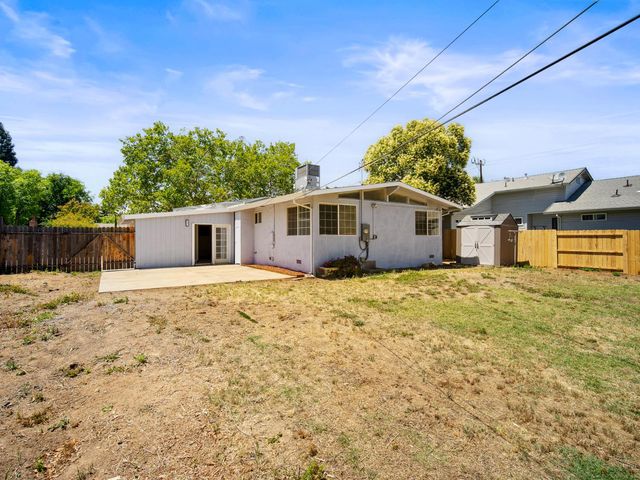 2428 Upham Ct, Carmichael, CA 95608