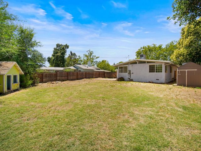 2428 Upham Ct, Carmichael, CA 95608