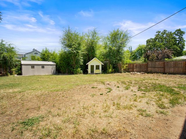 2428 Upham Ct, Carmichael, CA 95608