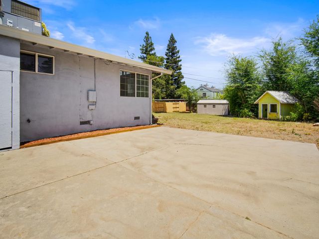 2428 Upham Ct, Carmichael, CA 95608