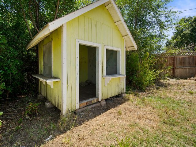 2428 Upham Ct, Carmichael, CA 95608