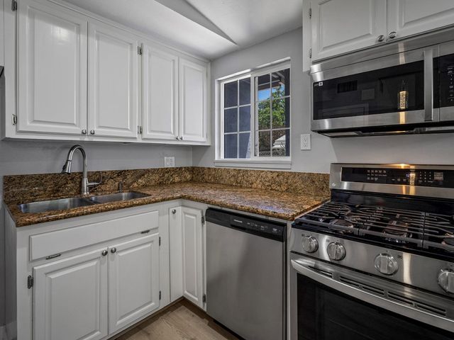 2428 Upham Ct, Carmichael, CA 95608