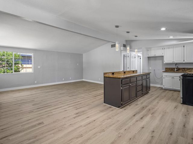 2428 Upham Ct, Carmichael, CA 95608