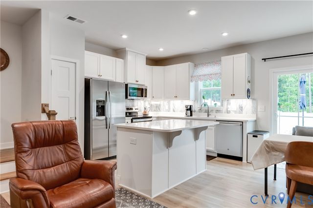 10837 Genito Square Dr, Midlothian, VA 23112