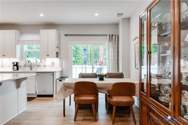 10837 Genito Square Dr, Midlothian, VA 23112
