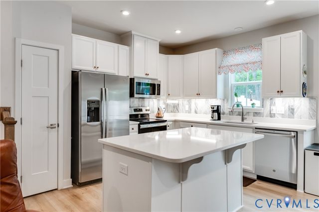 10837 Genito Square Dr, Midlothian, VA 23112