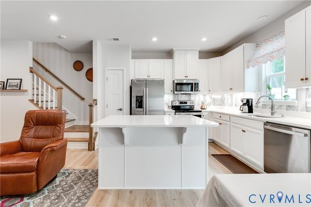 10837 Genito Square Dr, Midlothian, VA 23112