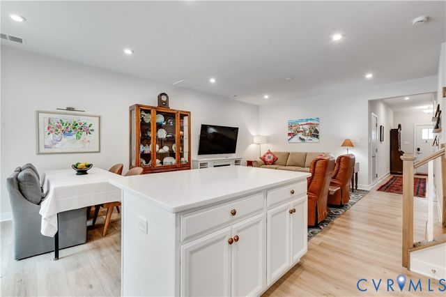 10837 Genito Square Dr, Midlothian, VA 23112