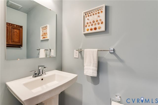 10837 Genito Square Dr, Midlothian, VA 23112
