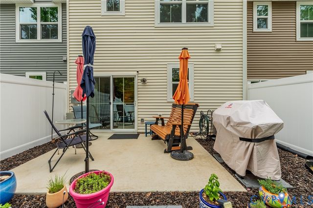 10837 Genito Square Dr, Midlothian, VA 23112