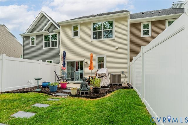 10837 Genito Square Dr, Midlothian, VA 23112