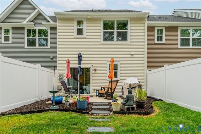 10837 Genito Square Dr, Midlothian, VA 23112