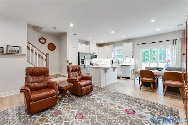 10837 Genito Square Dr, Midlothian, VA 23112