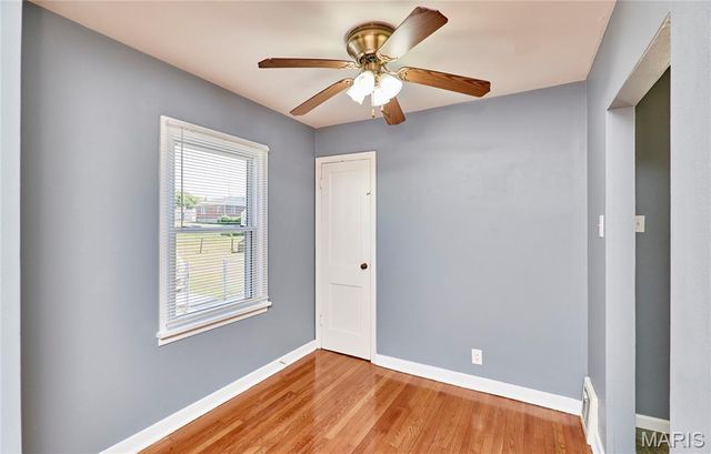 16 White Drive, St Louis, MO 63135