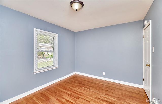 16 White Drive, St Louis, MO 63135