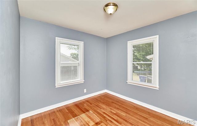 16 White Drive, St Louis, MO 63135