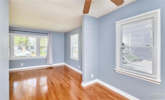 16 White Drive, St Louis, MO 63135