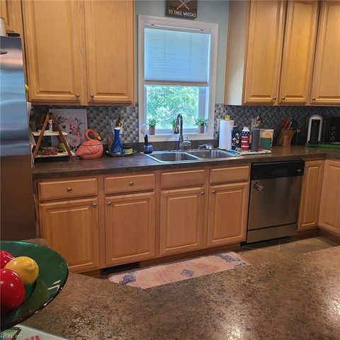 5517 Taylors Walke LN, Virginia Beach, VA 23462