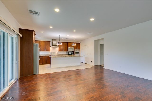 10465 Saddle Mountain Street, Las Vegas, NV 89178