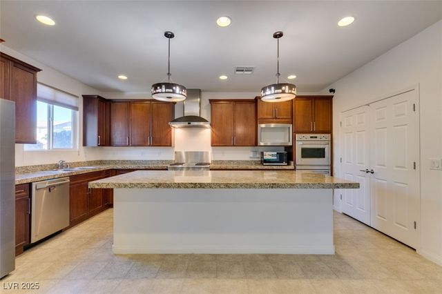 10465 Saddle Mountain Street, Las Vegas, NV 89178