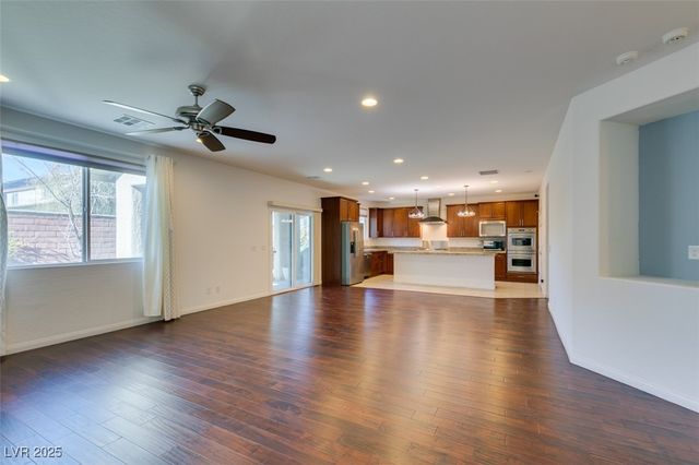 10465 Saddle Mountain Street, Las Vegas, NV 89178