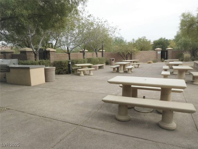 10465 Saddle Mountain Street, Las Vegas, NV 89178