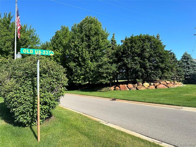 20 Tipperary Trail, Fenton, MI 48430