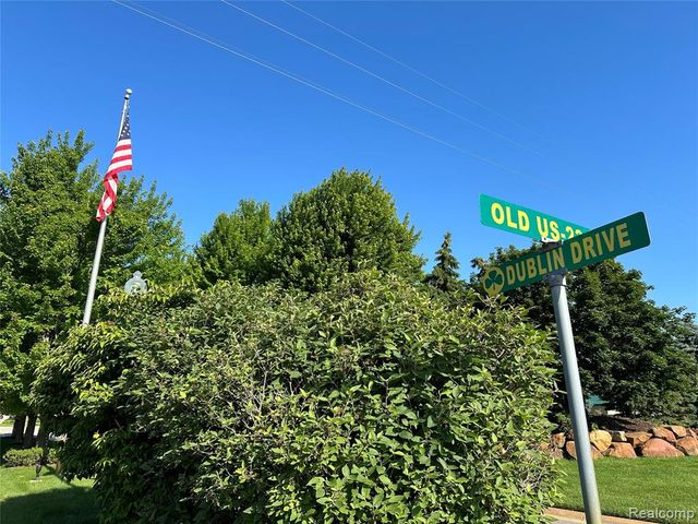 20 Tipperary Trail, Fenton, MI 48430