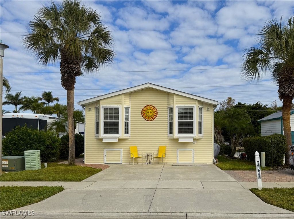 1631 Diamond Lake CIR, Naples, FL 34114