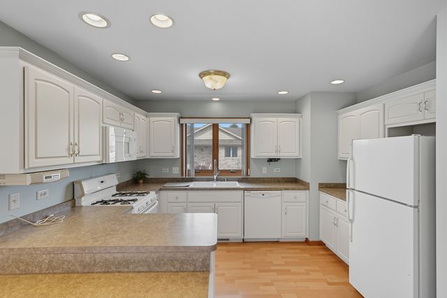 286 Woodward Street, Beecher, IL 60401