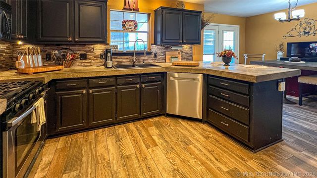 10710 S 83rd East Avenue, Tulsa, OK 74133