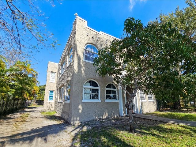 2007 SW 10th St 3, Miami, FL 33135