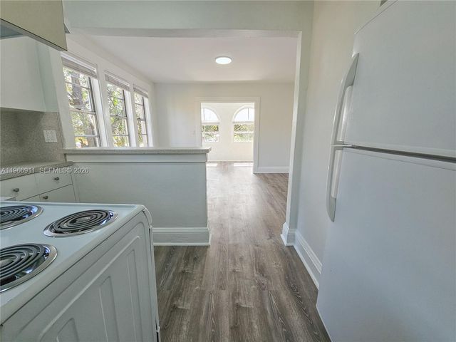 2007 SW 10th St 3, Miami, FL 33135