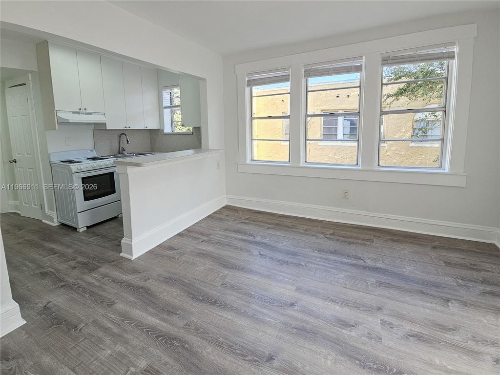 2007 SW 10th St 3, Miami, FL 33135