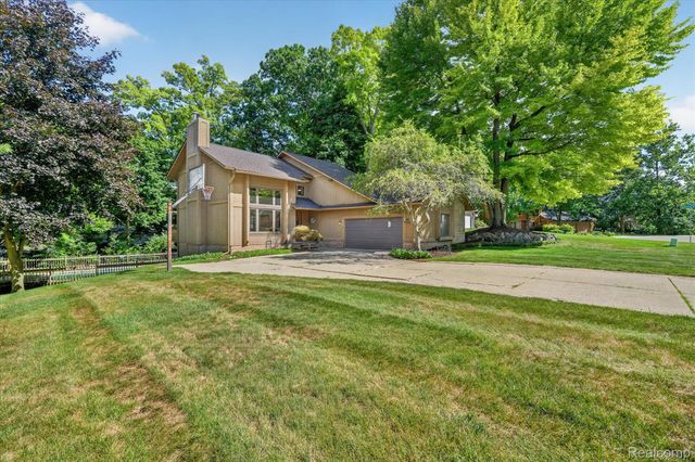 5954 Snow Apple Drive, Independence Charter Township, MI 48346