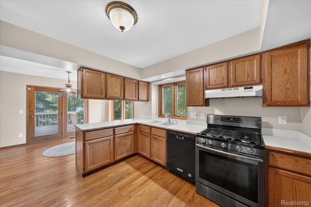 5954 Snow Apple Drive, Independence Charter Township, MI 48346