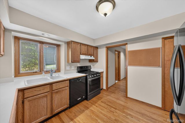 5954 Snow Apple Drive, Independence Charter Township, MI 48346
