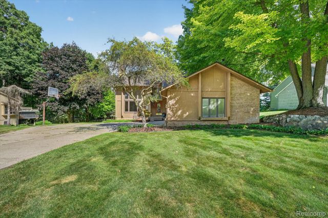 5954 Snow Apple Drive, Independence Charter Township, MI 48346
