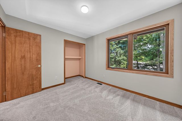 5954 Snow Apple Drive, Independence Charter Township, MI 48346