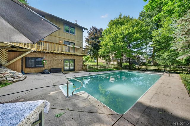 5954 Snow Apple Drive, Independence Charter Township, MI 48346