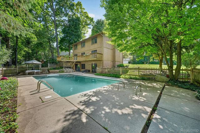 5954 Snow Apple Drive, Independence Charter Township, MI 48346