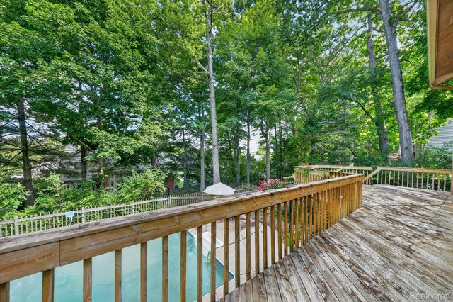 5954 Snow Apple Drive, Independence Charter Township, MI 48346