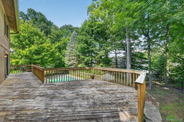 5954 Snow Apple Drive, Independence Charter Township, MI 48346