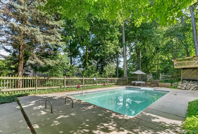 5954 Snow Apple Drive, Independence Charter Township, MI 48346